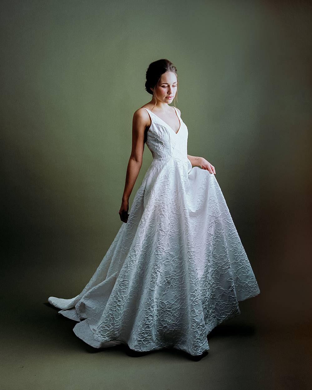 2002 charleston studio bridal portrait green seamless florals kodak portra 160 film strobes 00003_web