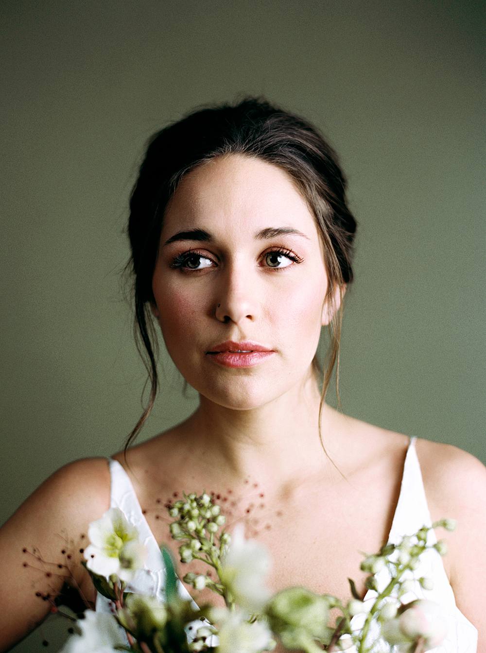 2002 charleston studio bridal portrait green seamless florals kodak portra 160 film strobes 00007_web