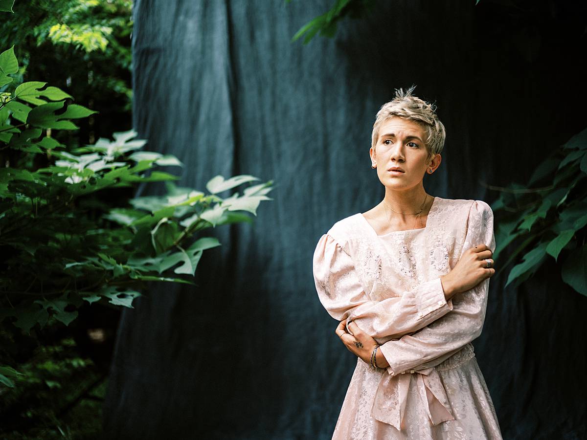 charleston ss portraits against a savage universal muslin crushed backdrop by brian d smith photography