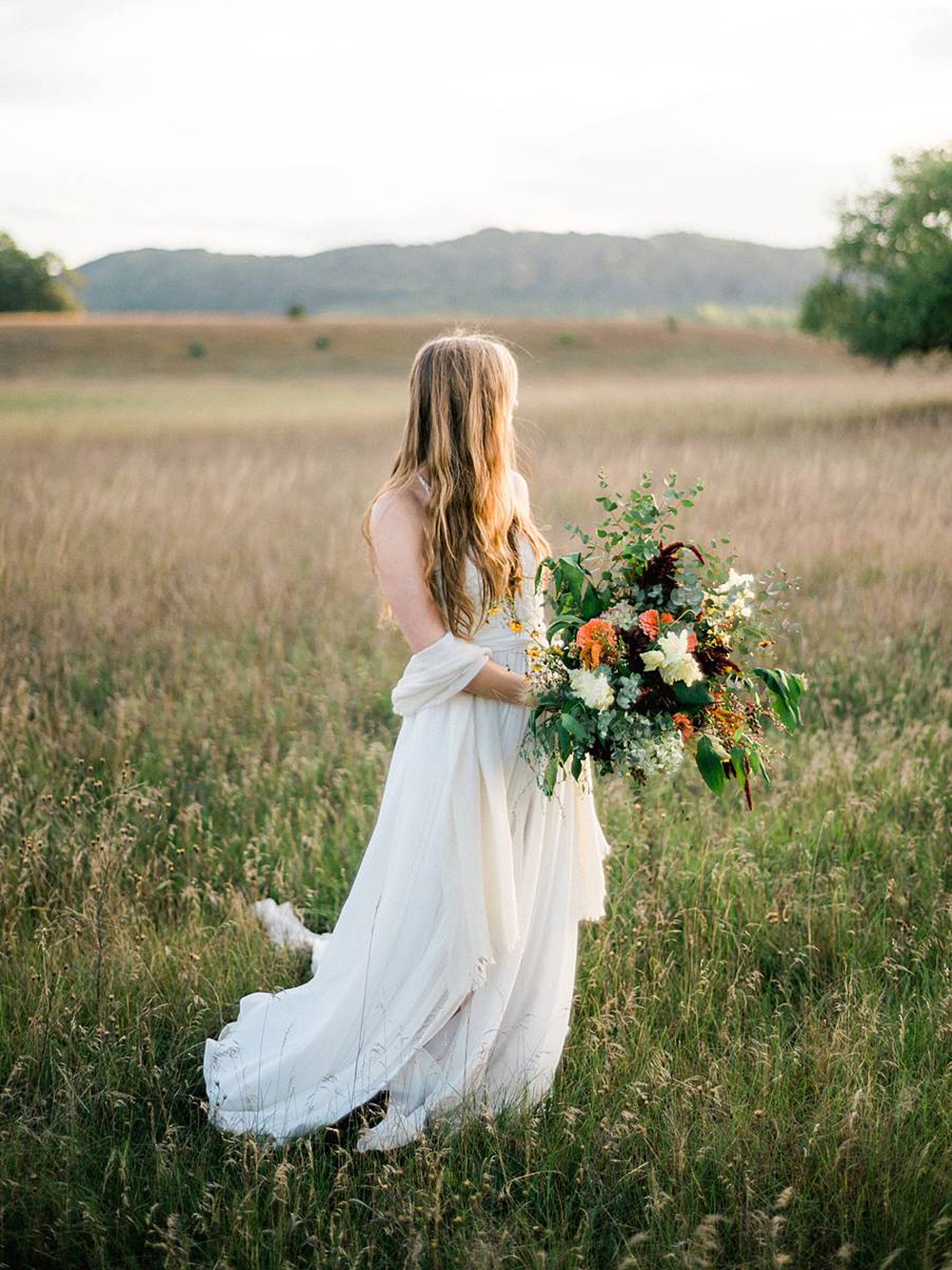 uploads/blog/projects/sam-fall-floral/.thumbnails/1809-michigan-sam-fall-film-field-styled-bridal-48_web.jpg/1809-michigan-sam-fall-film-field-styled-bridal-48_web-1000x0.jpg