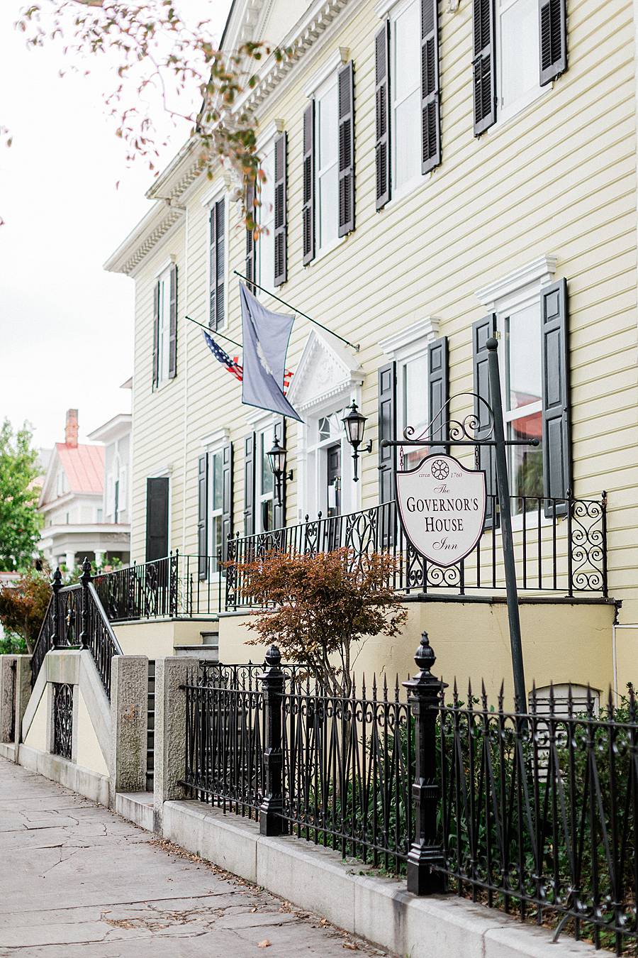 charleston governor's house inn exterior downtown wedding