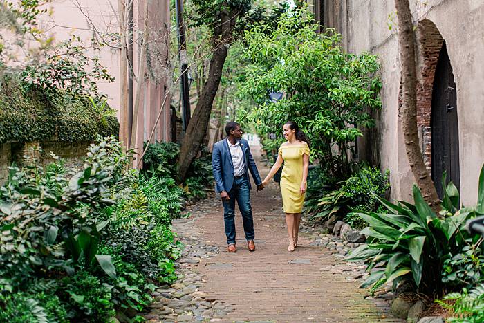 philidelphia alley engagement photography spring cobblestone ferns