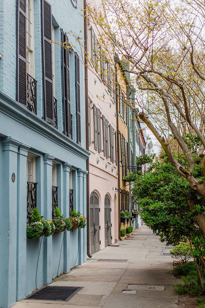 charleston rainbow row houses downtown charleston 