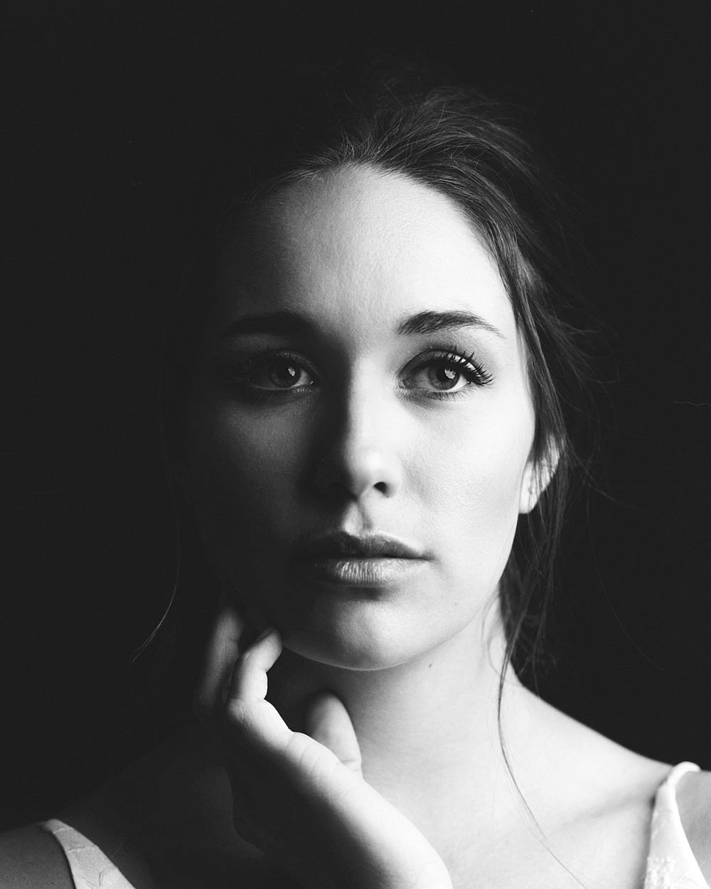 black and white film studio bridal beauty portrait in charleston sc on kodak tmax 400 by brian d smith photography