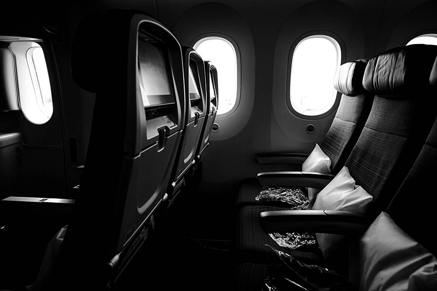 boeing 787 interior window black and white plane flight flying